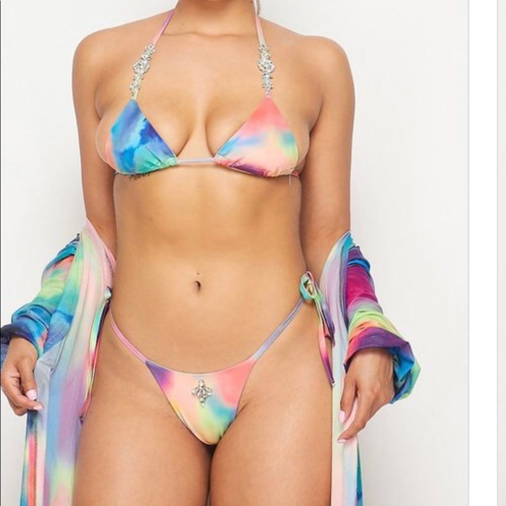 Multi-Colored 3piece Swimsuit…